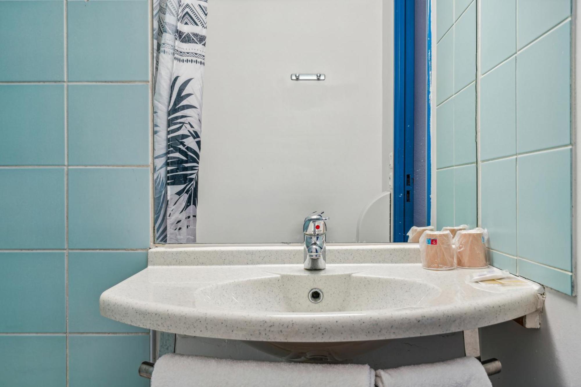 Hotel Akena Chateaurenard - Parc Des Expositions Avignon Екстер'єр фото