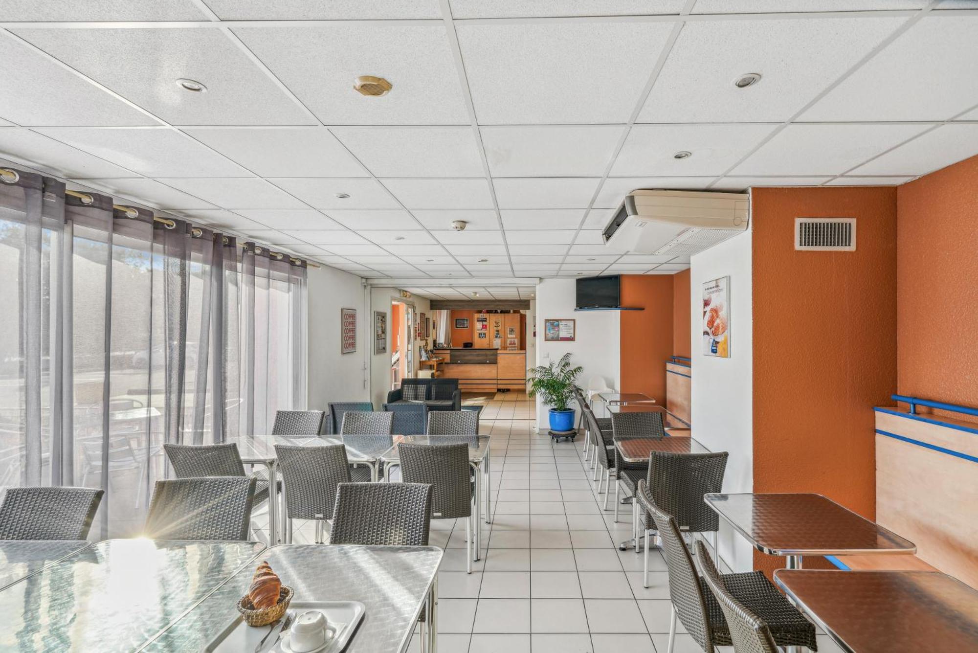 Hotel Akena Chateaurenard - Parc Des Expositions Avignon Екстер'єр фото