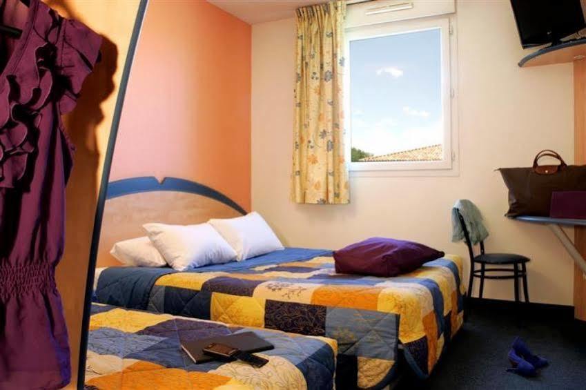 Hotel Akena Chateaurenard - Parc Des Expositions Avignon Екстер'єр фото